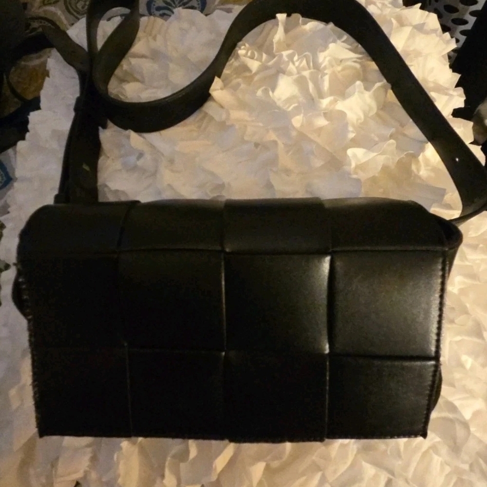 Elegant Black Woven Leather Shoulder Bag